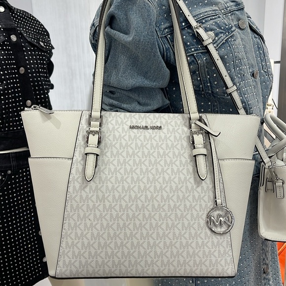 Michael Kors Charlotte Large Logo and Leather Top-Zip Tote Bag
Optic White
NWT - Picture 12 of 16
